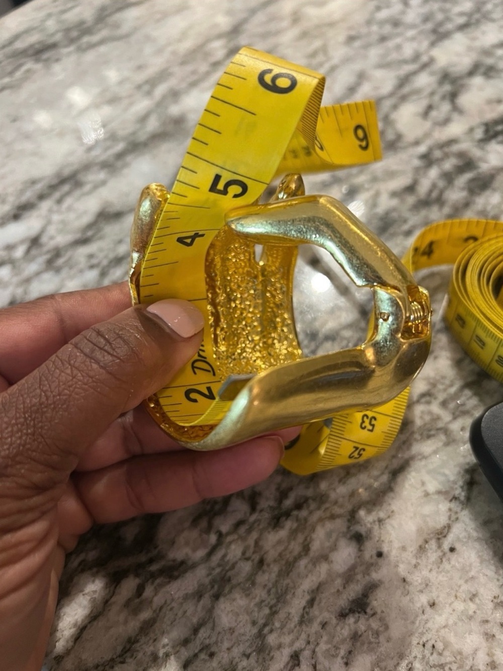 VINTAGE Gold Tone Sculpture Cuff Bracelet ‼️SHOW STOPPING ‼️ - Picture 8 of 13